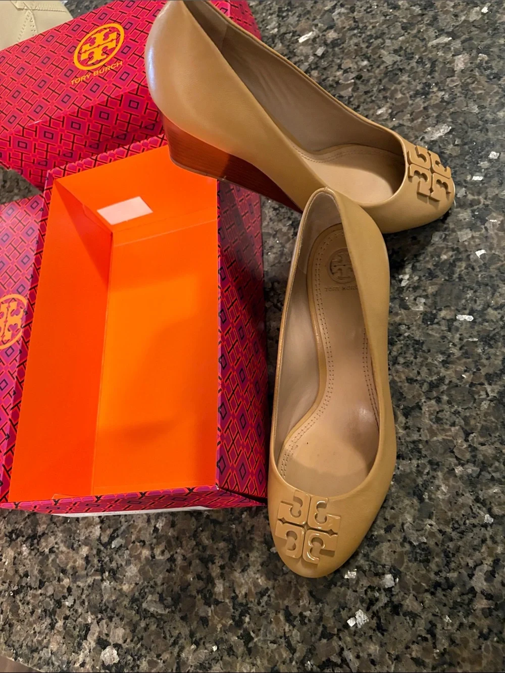Tory Burch Beige Leather Wedge Heels with Signature Logo - Picture 2 of 3